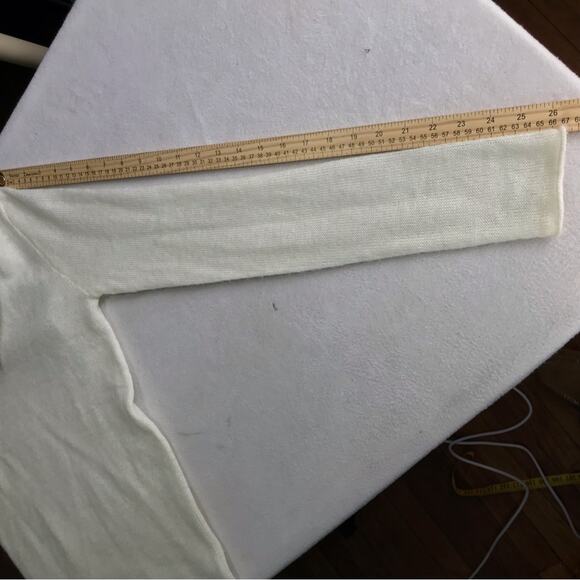 Brandy Melville womens OS v neck long sleeve mohair wool blend white sweater NWT - Picture 9 of 10